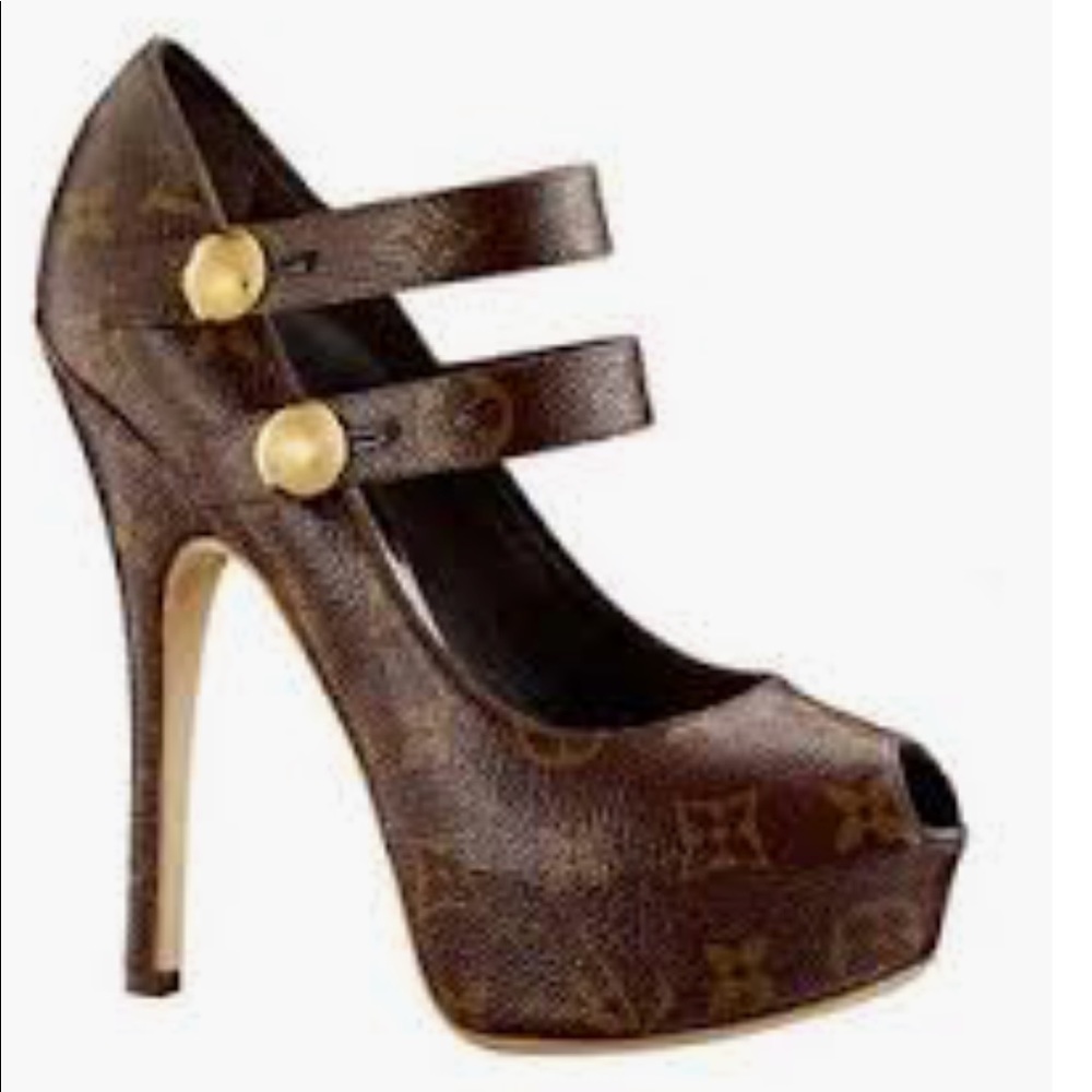 Like brand new  Louis Vuitton  peep toe heels